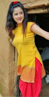 Call Girls In Zamrudpur-❤️O965472🔝6276✨Escorts Service Delhi